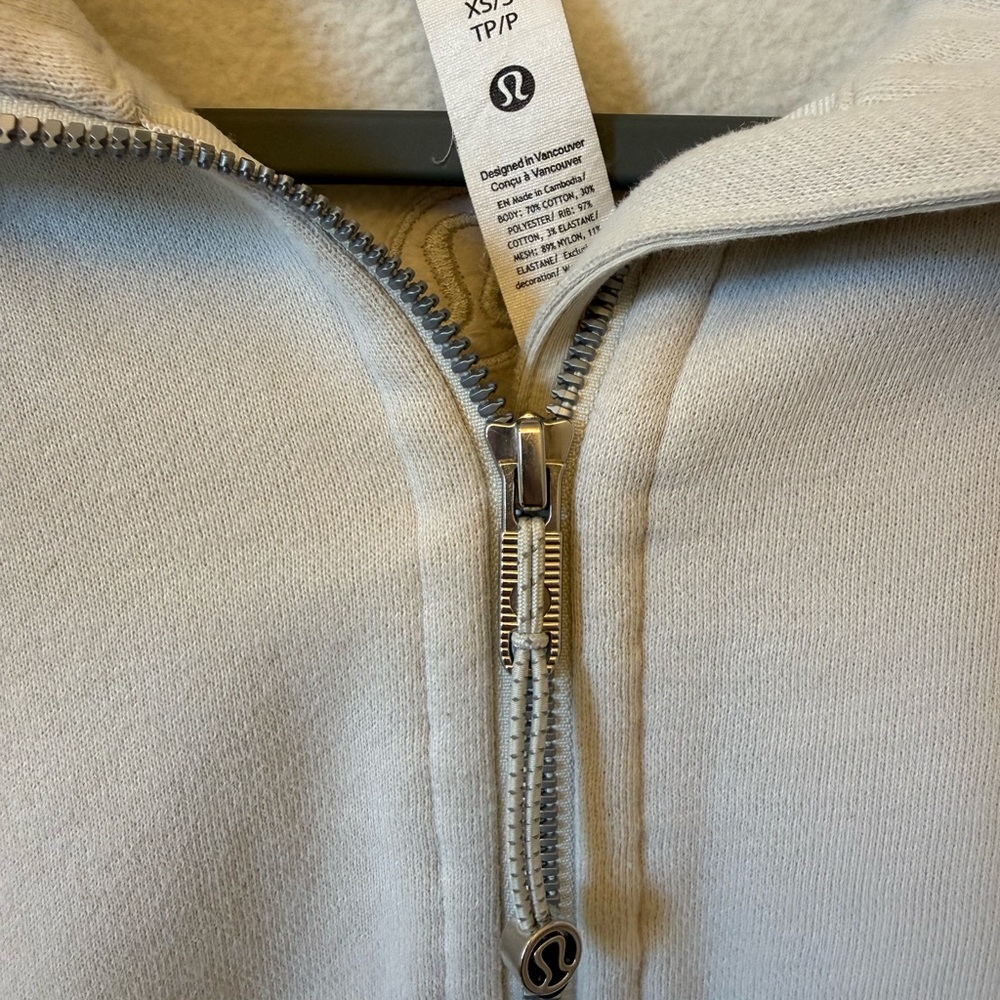 lululemon athletica Women’s Cropped Half-Zip